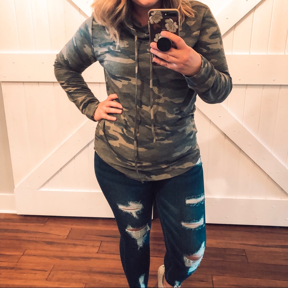 Camo Top - Picture 2 of 2